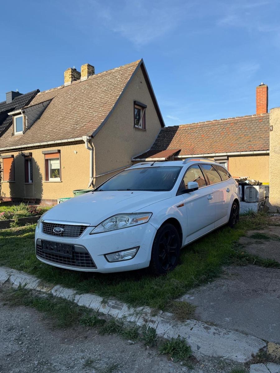Ford Mondeo 2011 — engine 1.999 cm³, 203 HP (149kW)