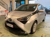 Toyota Aygo 5 Porte Aygo 5p 1.0 x-play 72cv - Toyota mit Benzin-Antrieb: Cabrio