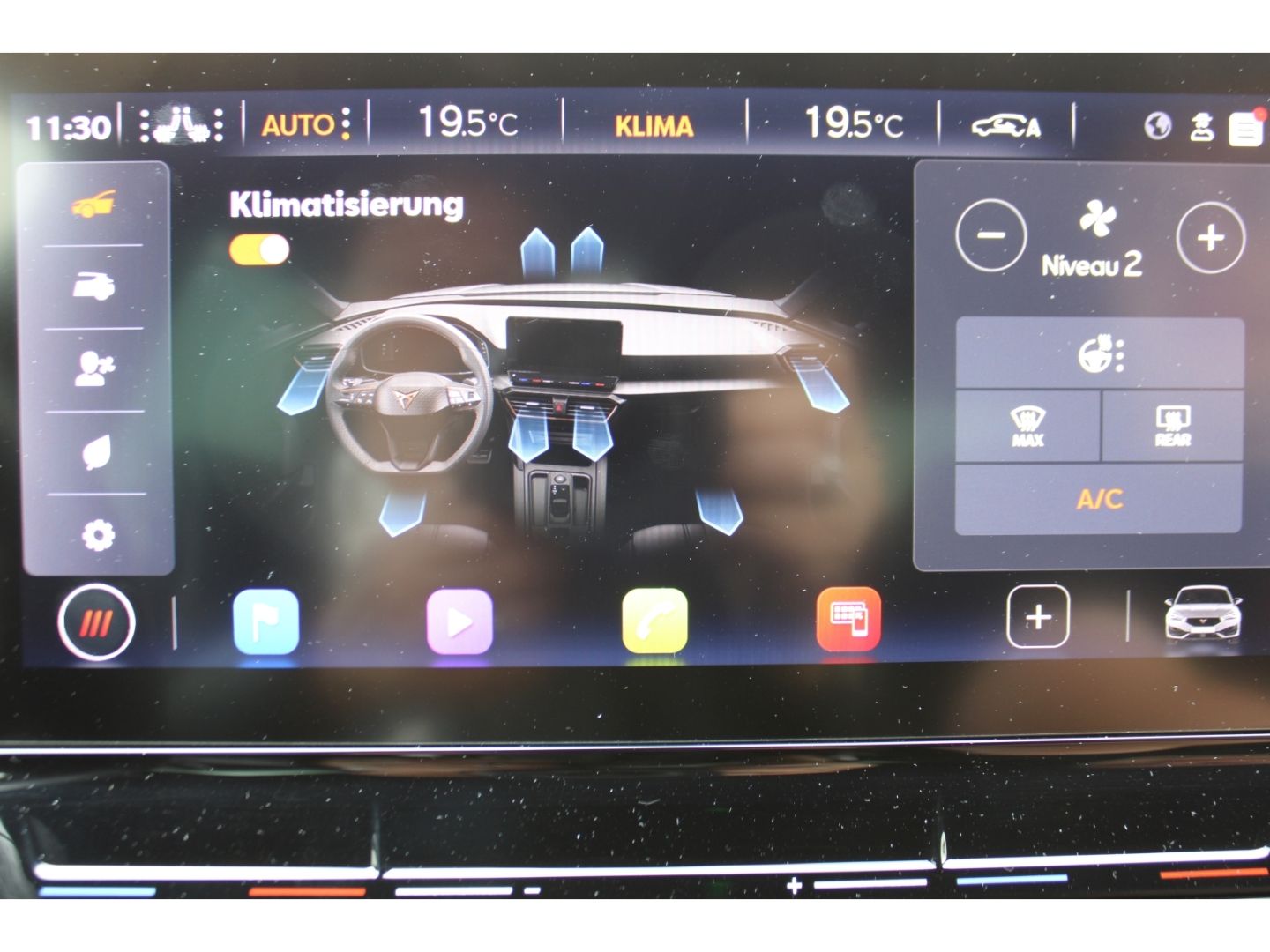Fahrzeugabbildung CUPRA Leon 2.0 TSI VZ DSG ACC LED Navi PDC RFK SHZg DA