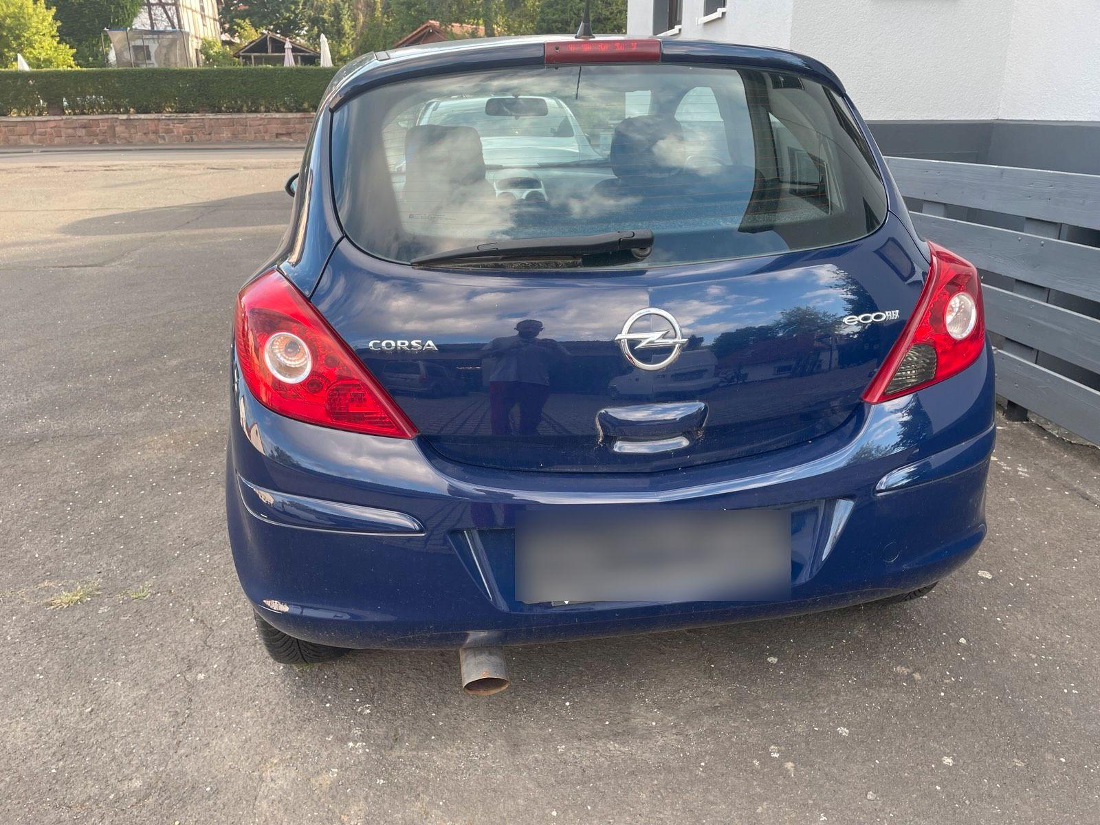 Opel Corsa 2013 — interior