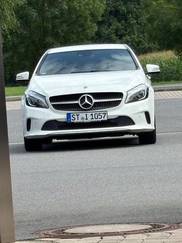MERCEDES-BENZ A 180 -