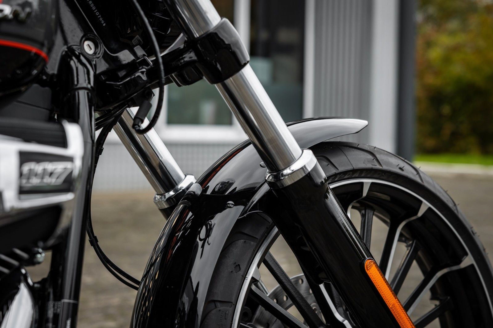 Fahrzeugabbildung Harley-Davidson FXBR Breakout 117 cui MY24 - JEKILL & HYDE