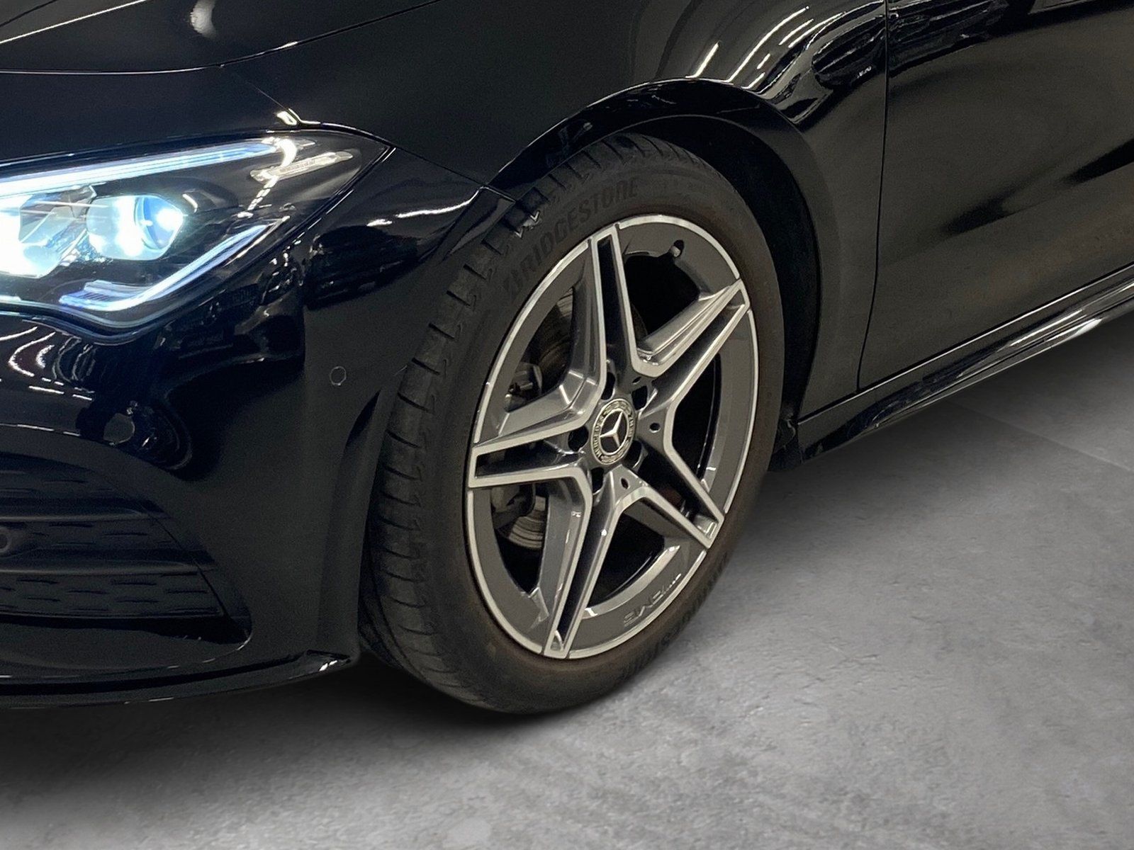 Fahrzeugabbildung Mercedes-Benz CLA 200 SB AMG*LED*Totwinkel*Kamera*Ambient*MBUX