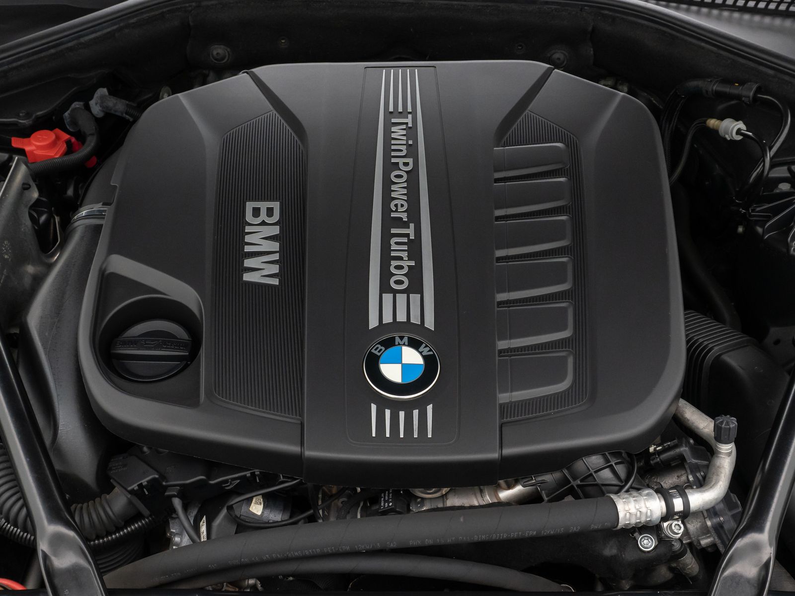 Fahrzeugabbildung BMW 530d xD M Sport Kamera HUD NaviPro Panorama HiFi