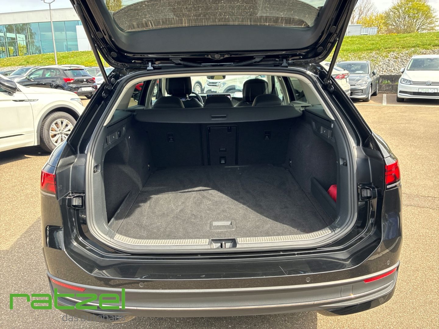 Fahrzeugabbildung Volkswagen Passat Variant 2.0 TDI DSG Business Navi Kamera