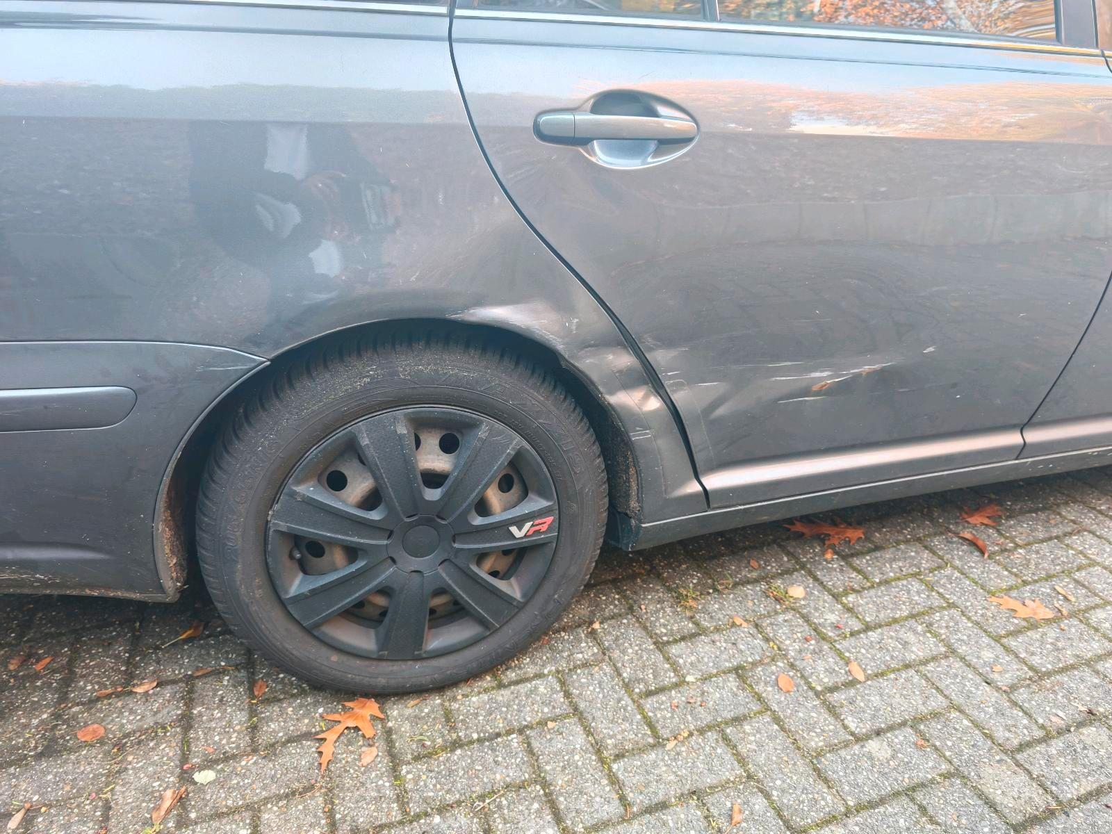 Toyota Avensis 2007 — rear view