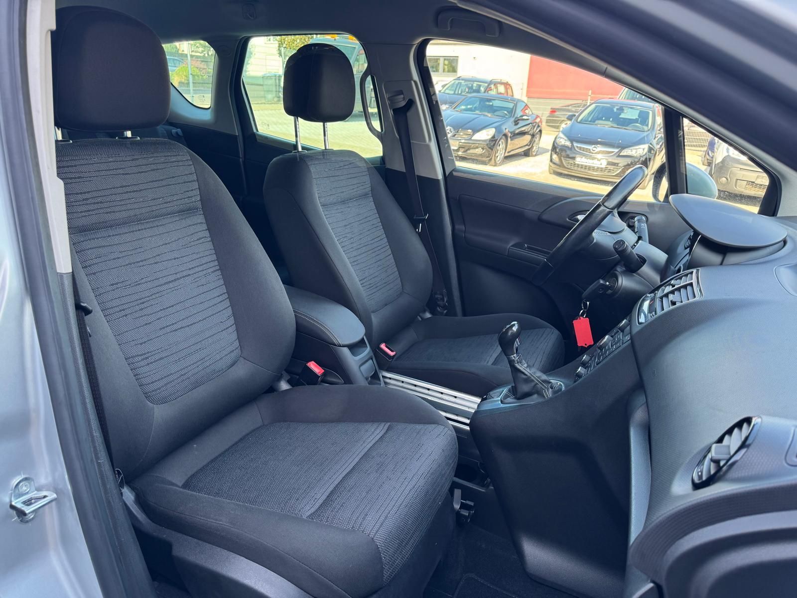 Fahrzeugabbildung Opel Meriva B Style°AHK°Kamera°