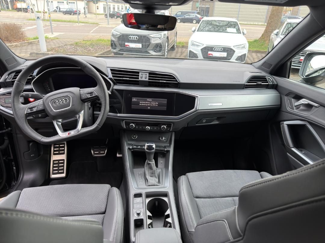 Fahrzeugabbildung Audi Q3 Sportback 35 1.5 TFSI Kamera,LED,Navi,SHZ,PDC