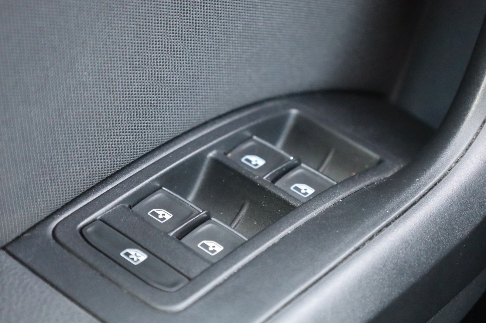 Fahrzeugabbildung SEAT Ateca FR 1,5 TSI DSG *AHZV *DAB*Navi*Winterpaket