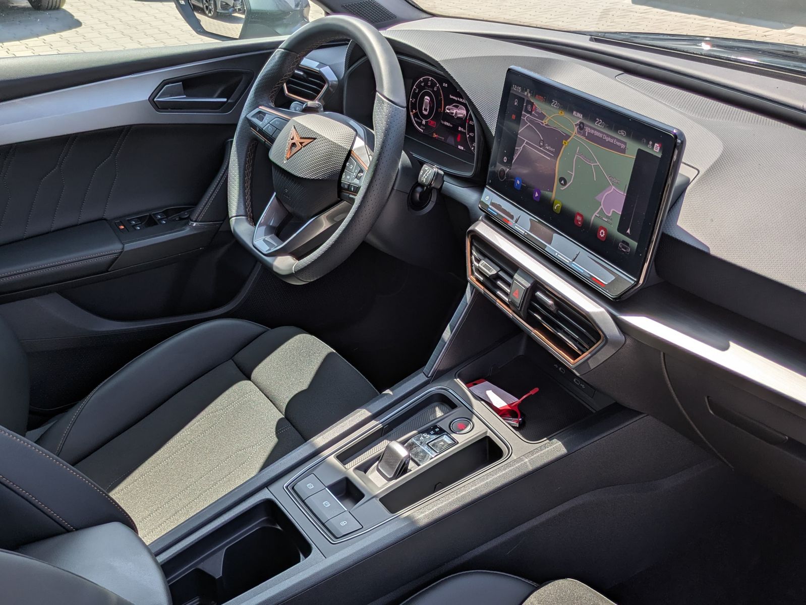 Fahrzeugabbildung CUPRA Leon 1.5 eTSI DSG MATRIX-LED*ACC*APP*KAMERA*18"