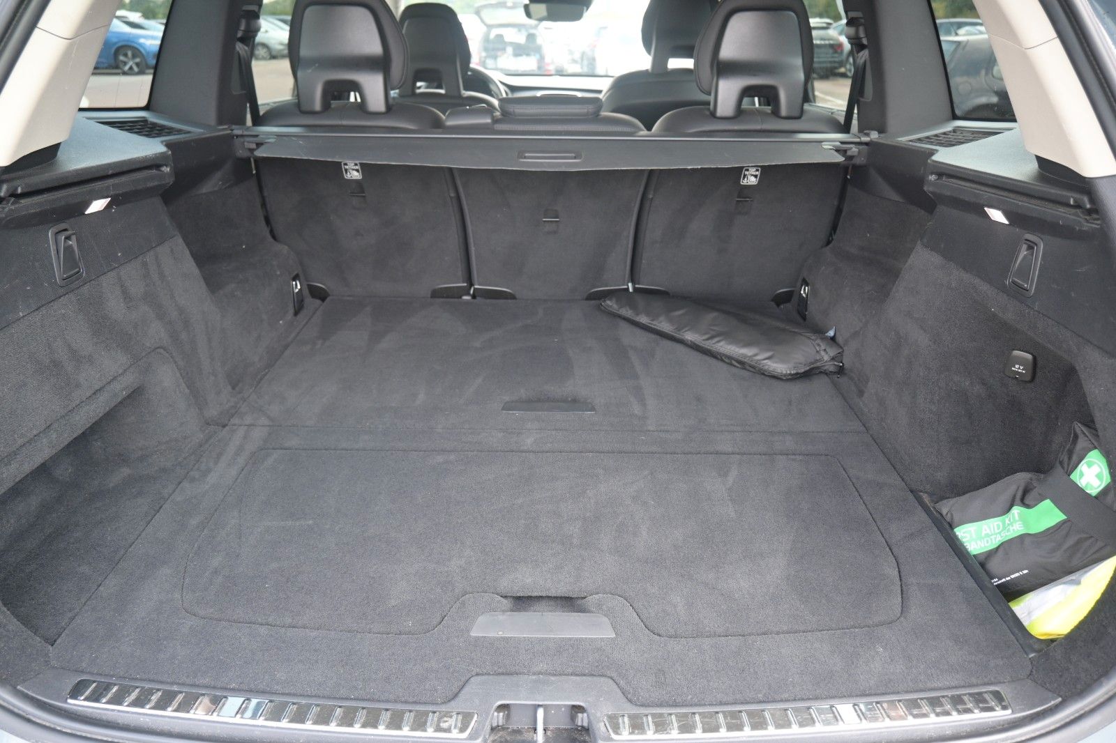 Fahrzeugabbildung Volvo XC90 B5 Inscrip. AWD*LUFT*H&K*ACC*NAV*STDHZG*RFK