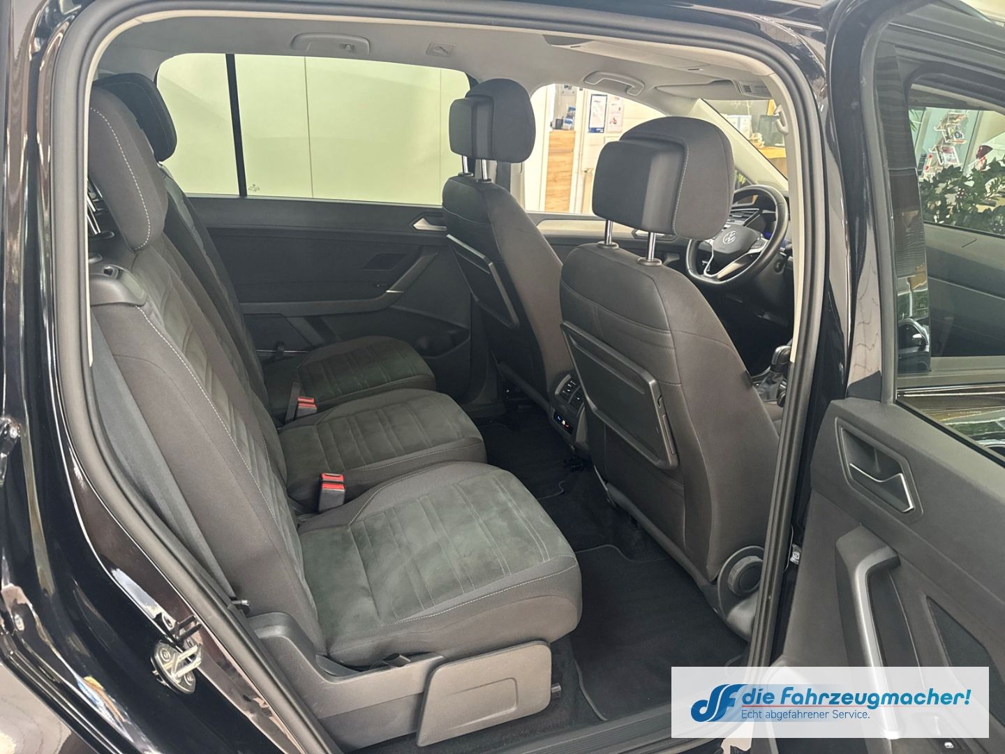 Fahrzeugabbildung Volkswagen Touran Comfortline 2.0 TDI *7 Sitzer*Digi Cockpi