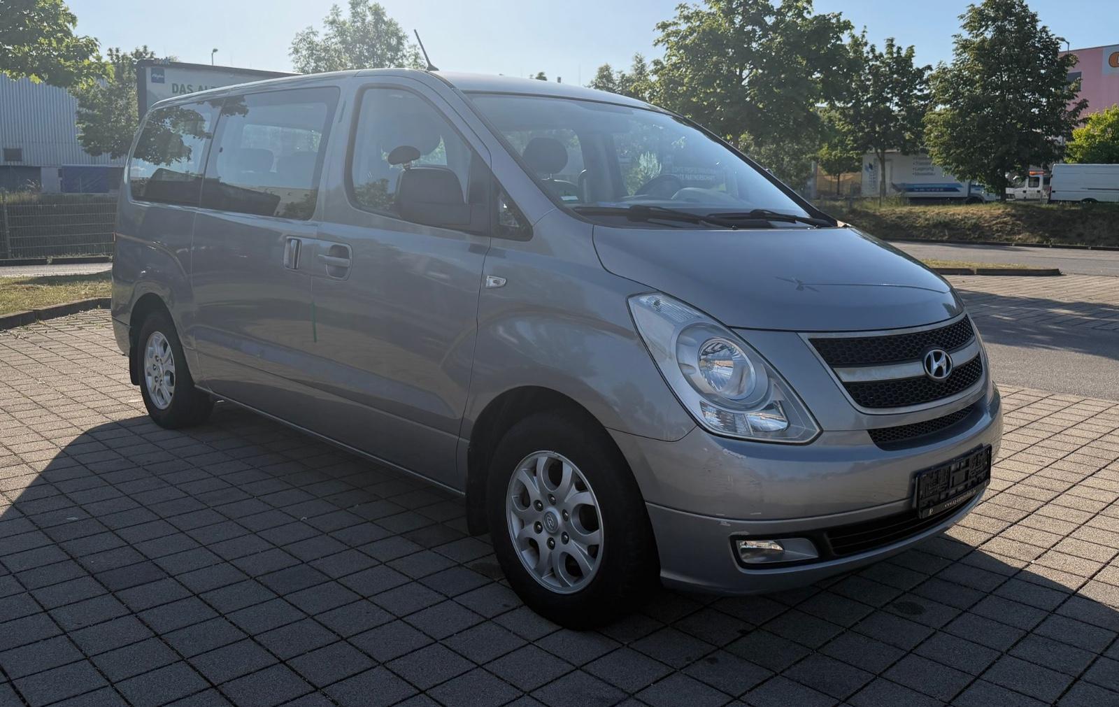Hyundai H-1 Travel Premium*Klima*AHK*Leder*8.Sitzer*