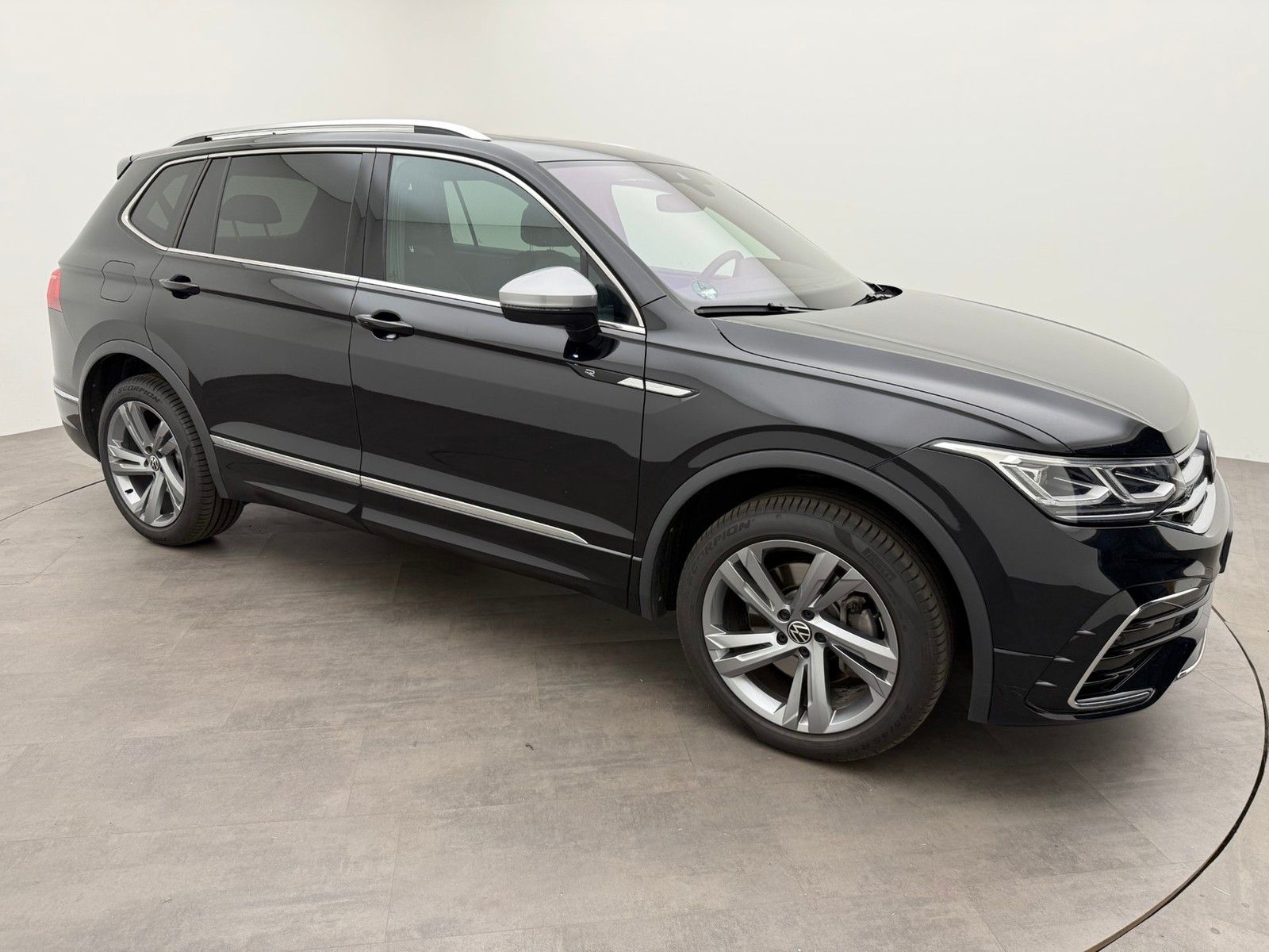 Volkswagen Tiguan Allspace TSI DSG 4M R-Line 7Sitze PanoEA8 foto 2