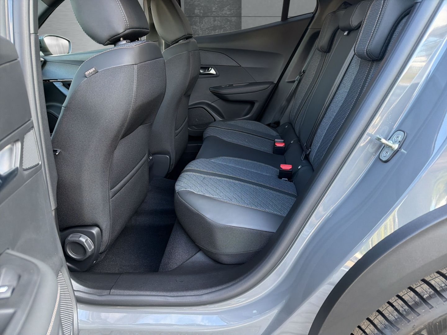 Peugeot 2008 - Bild 9