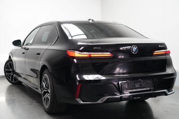 BMW 740 - 7