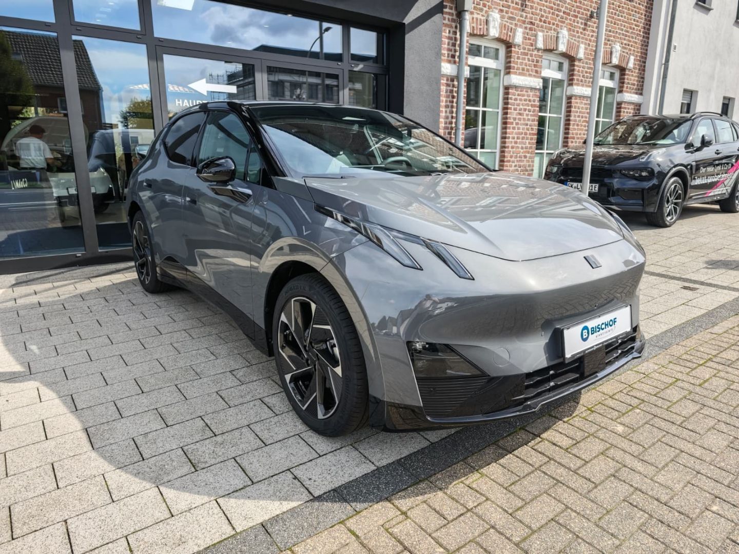Lynk & Co 02