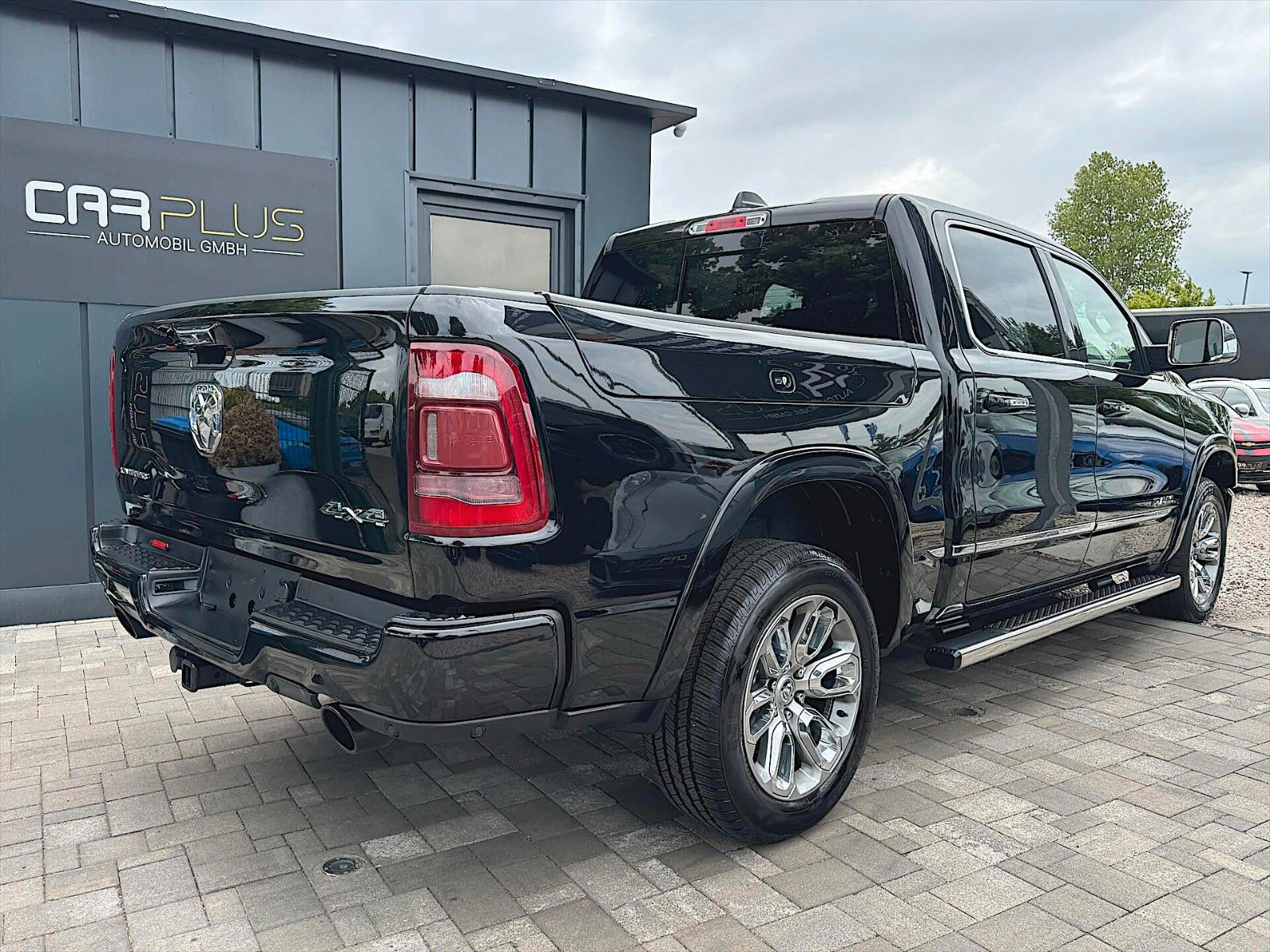 Fahrzeugabbildung Dodge RAM 5.7 V8 HEMI LIMITED 4x4 19% *Pano*Luft*ACC*