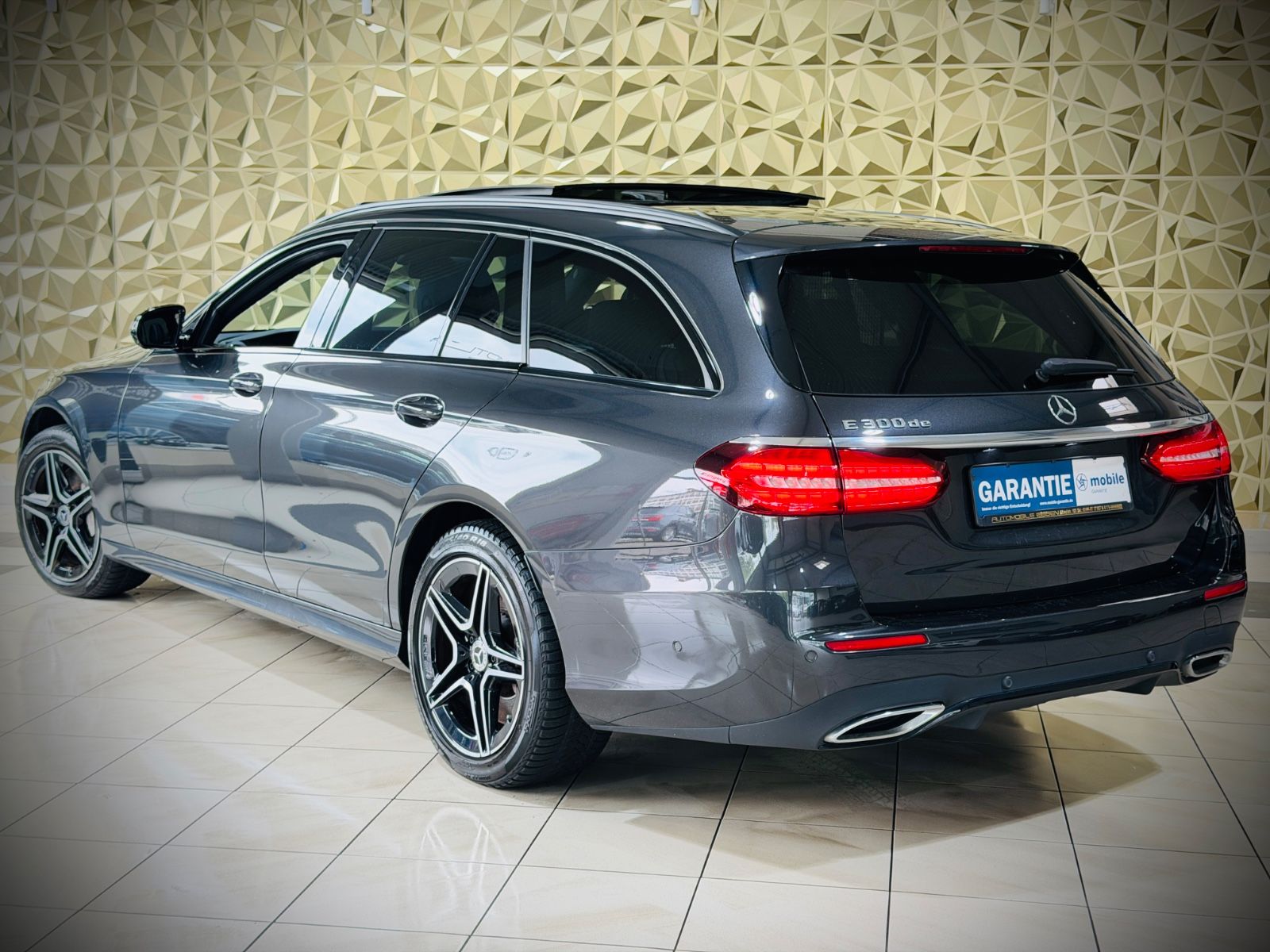 Mercedes-Benz E 300 de t|AMG-LINE|PANORAMA|BURMESTER|AHK|1.HD imagem 3