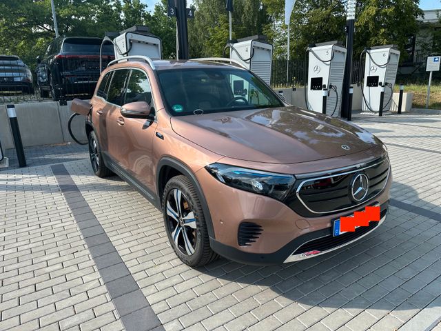 MERCEDES-BENZ EQB 300 4MATIC - 1. Hand, Roségold