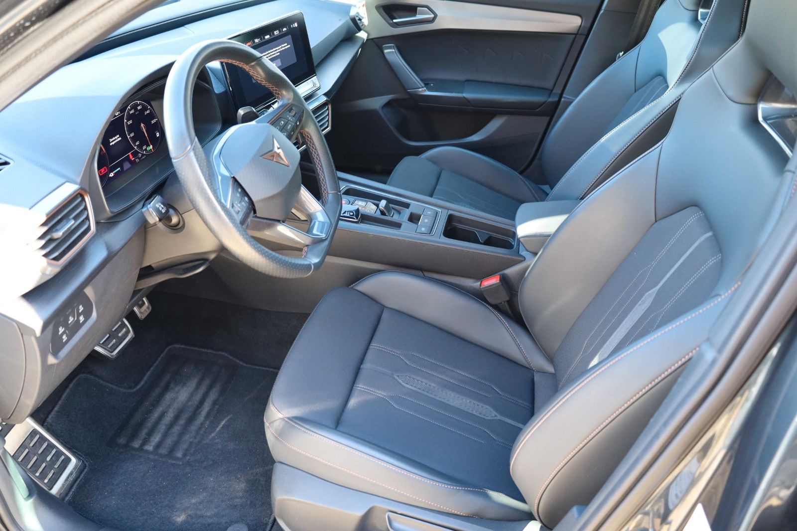 Fahrzeugabbildung CUPRA Leon Sportstourer 1,4TSI e-Hybrid *SHZ *Full-Li