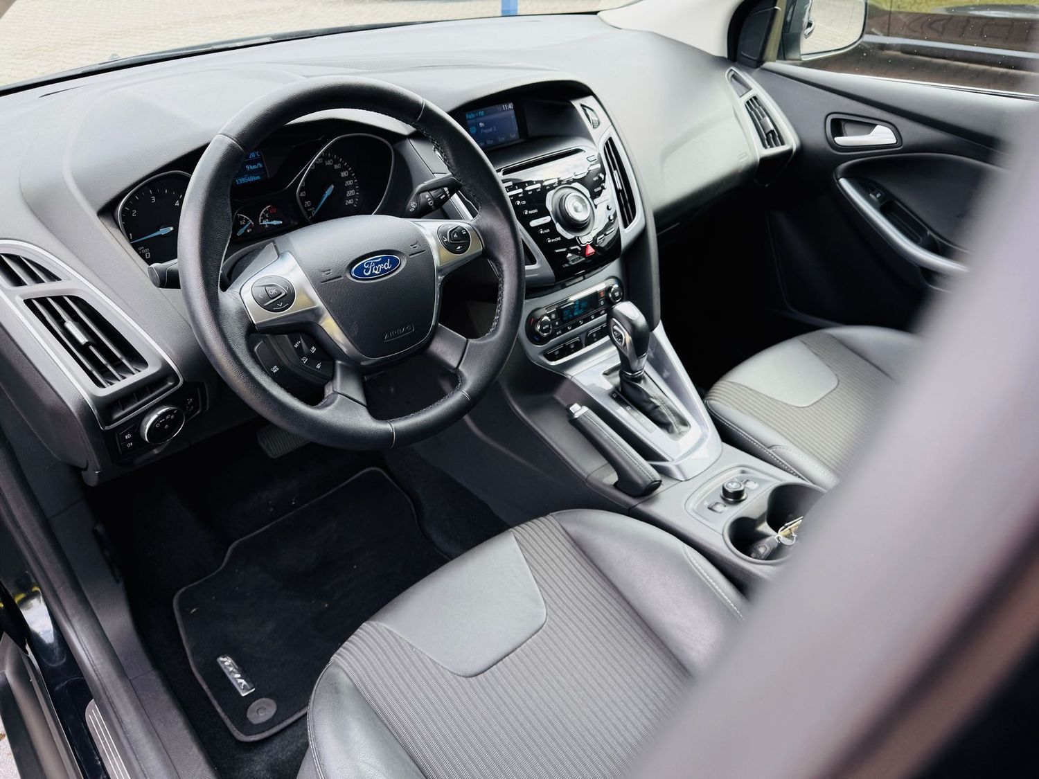 Fahrzeugabbildung Ford Focus 2,0 TDCi, TITANIUM, Automatik, Klima, PTS,