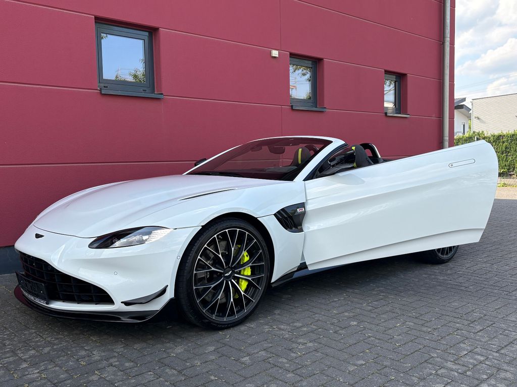 Image of Aston Martin V8 Vantage