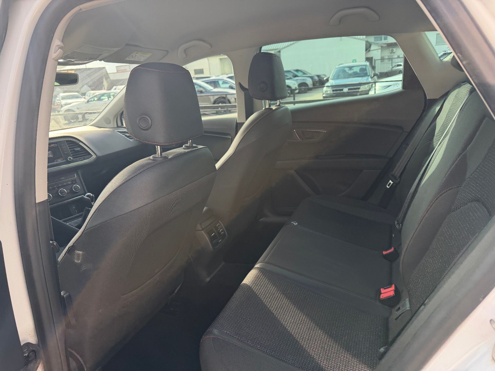 Fahrzeugabbildung SEAT Leon /FR-LINE/LED/NAVI/LEDER/KLIMA/ACC