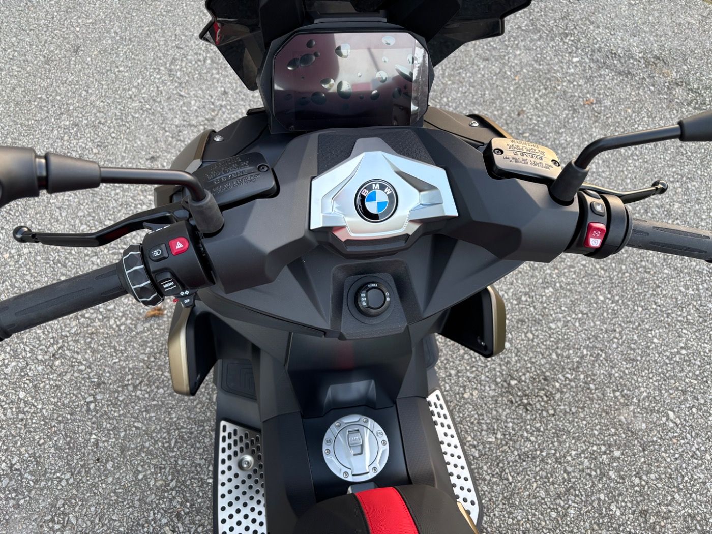 Fahrzeugabbildung BMW C 400 X Rugged Komfort-Paket