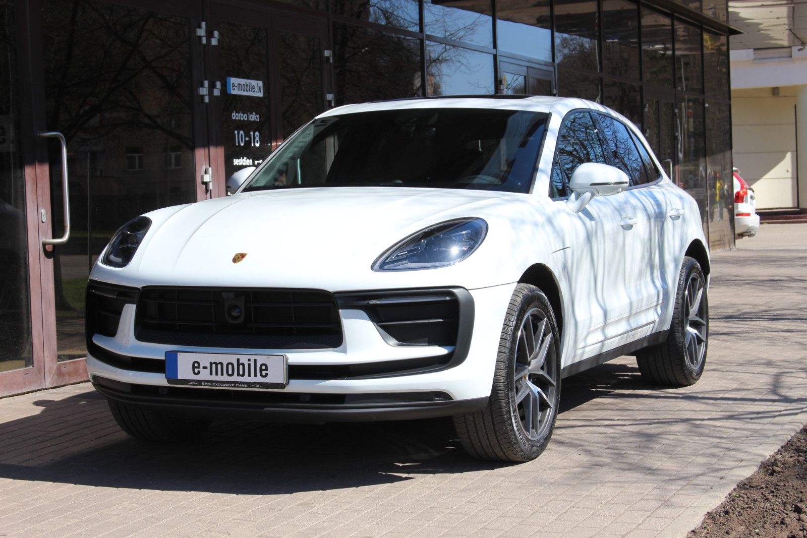 PORSCHE Macan