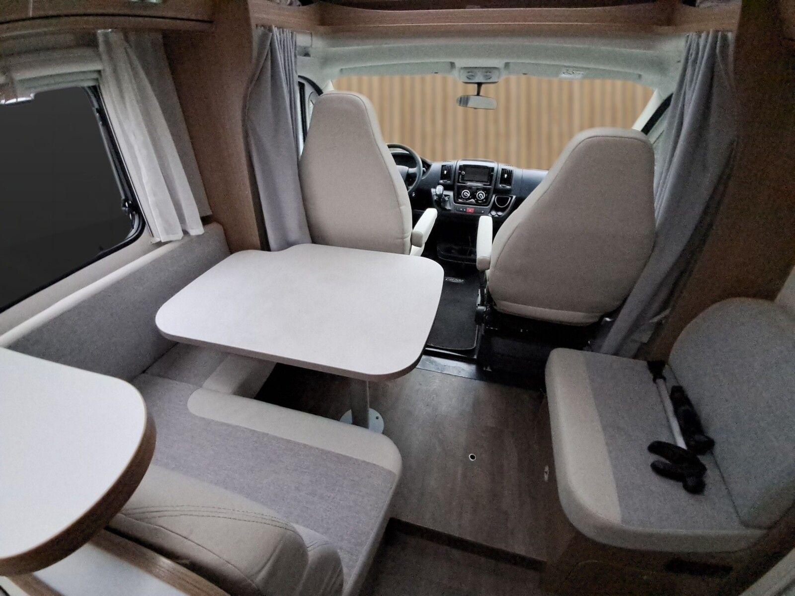 Fahrzeugabbildung Carado T 449 Markise,Sat,Fahrradträger, Radio, RFK