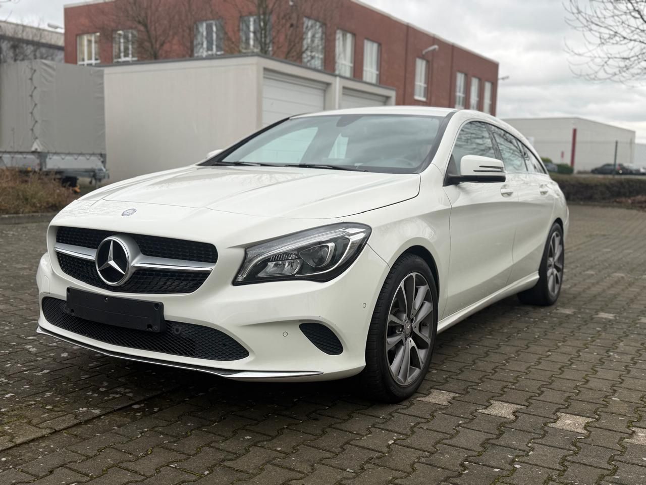 MERCEDES-BENZ CLA Shooting Brake