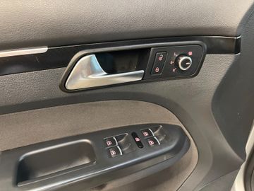 Volkswagen Touran Highline *PANO*SHZ*NAVI*PDC*TEMPOMAT*
