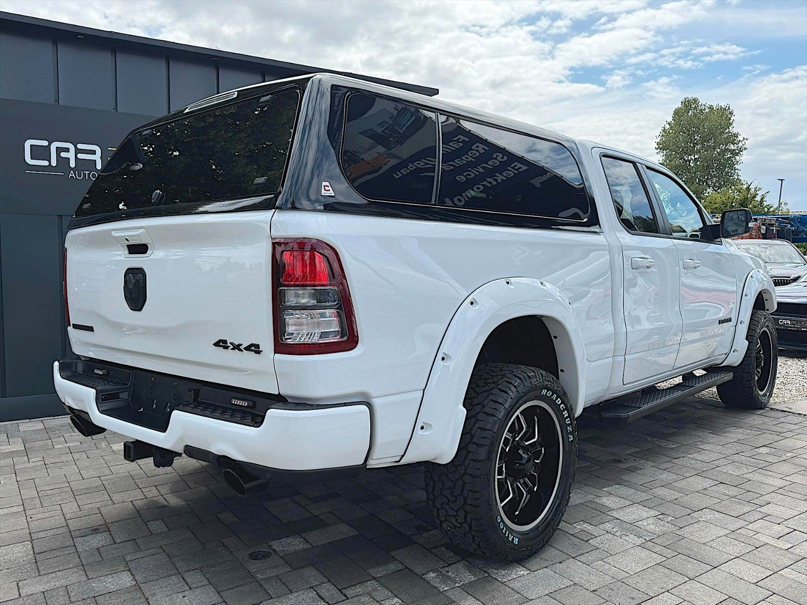 Fahrzeugabbildung Dodge RAM 5.7 V8 HEMI SPORT NIGHT Offroad 4x4 HARDTOP