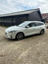 Ford Focus 2,0 EcoBlue 110kW Titanium Turnier A. - gebrauchte Ford bis 10.000 Euro
