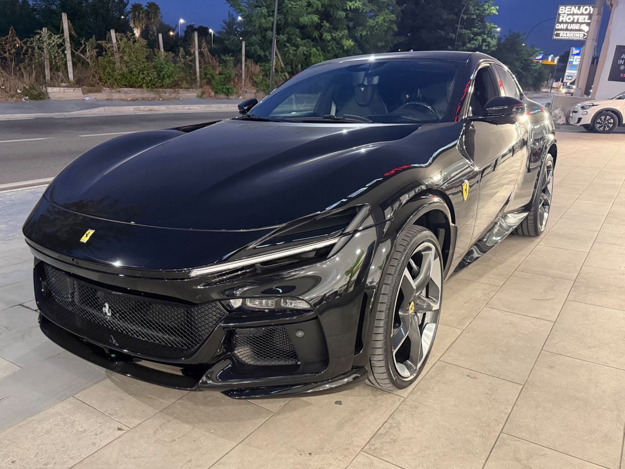 Ferrari Purosangue imagem 2