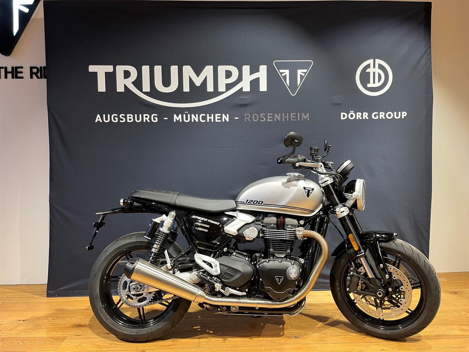 Triumph Speed Twin 1200 Inklusiv Zubehör, 4 Jahre