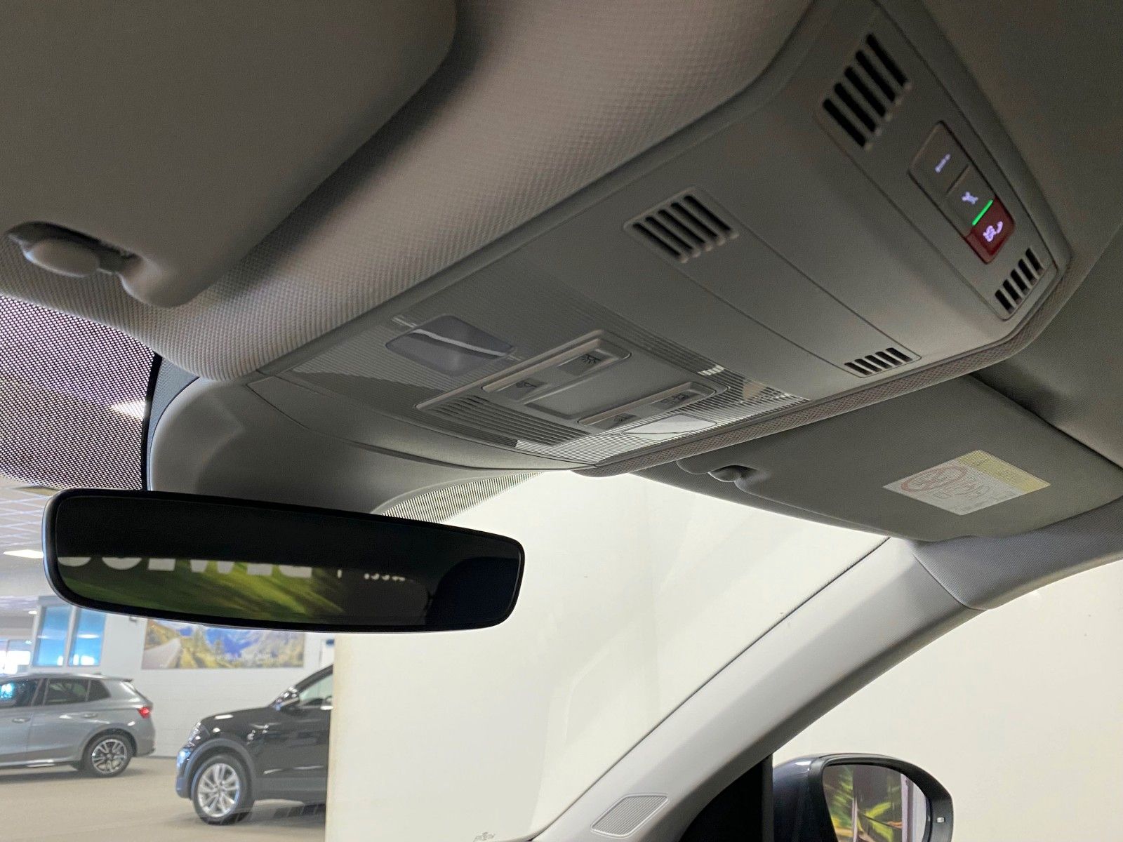Fahrzeugabbildung Volkswagen T-Cross 1.0 TSI DSG Life mit MATRIX LED+KAMERA+