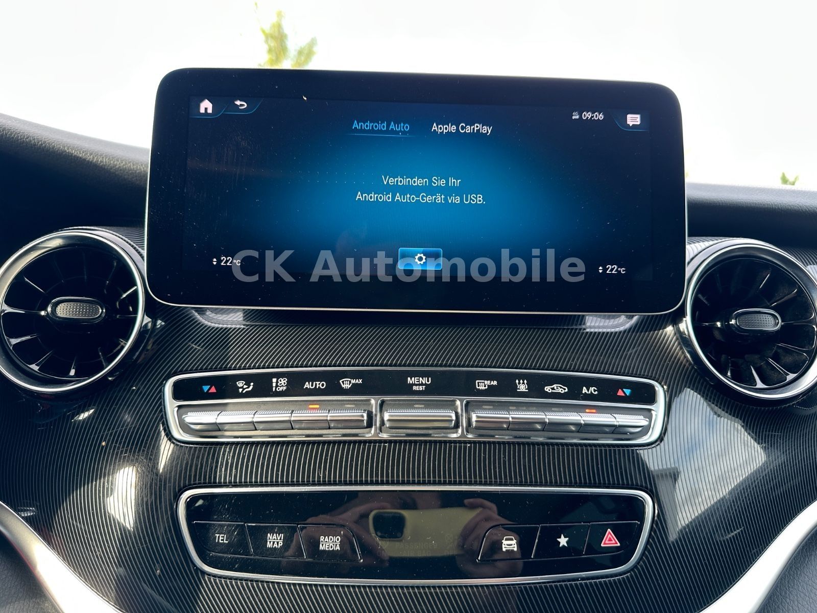 Fahrzeugabbildung Mercedes-Benz V 250d EDITION 4MATIC lang/7 Sitze/Navi/LED/AHK