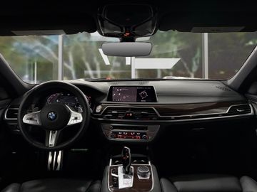 BMW 740 - 9