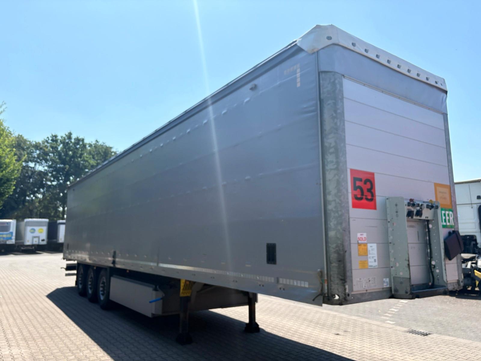 Schmitz Cargobull S.CS 24 13.62, 2x Speed Curtain, Lift, Getränke