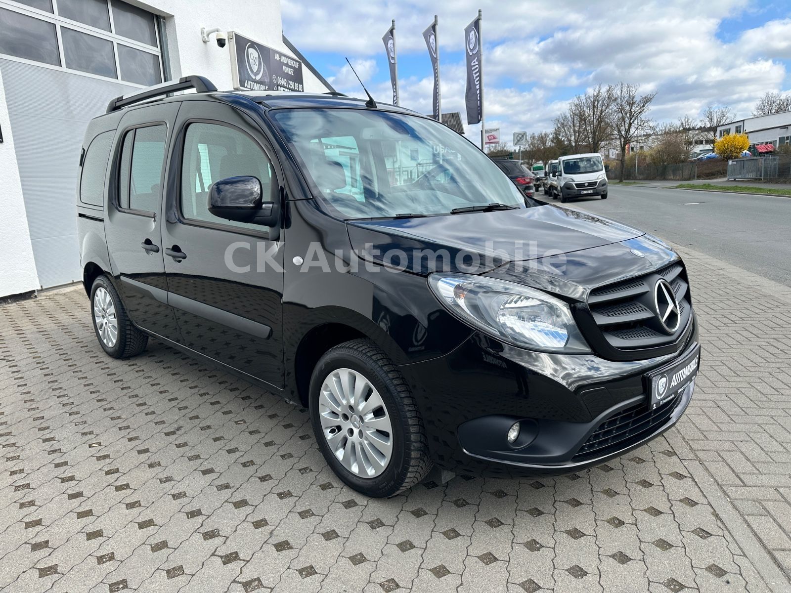 Fahrzeugabbildung Mercedes-Benz Citan Kombi 112 Lang Automatik/Navi/Pano/Kamera