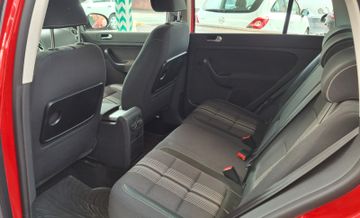 Volkswagen Golf - 8