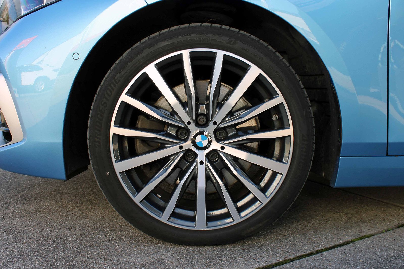 Fahrzeugabbildung BMW 120d xDrive Luxury-Line LED PANO HUD ACC KAM SHZ