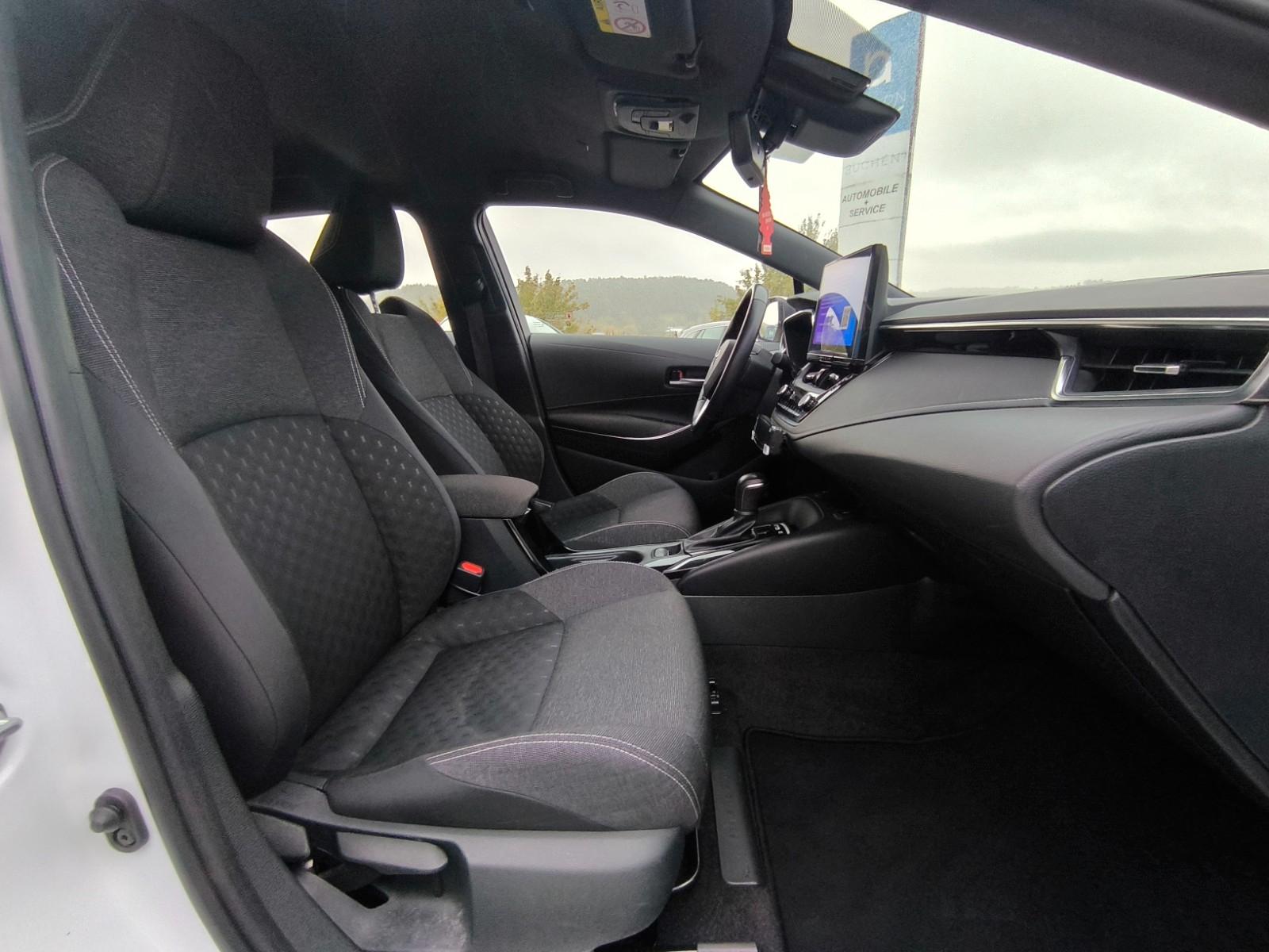 Toyota Corolla Touring Sports 1.8 VVT i-Hybrid Business