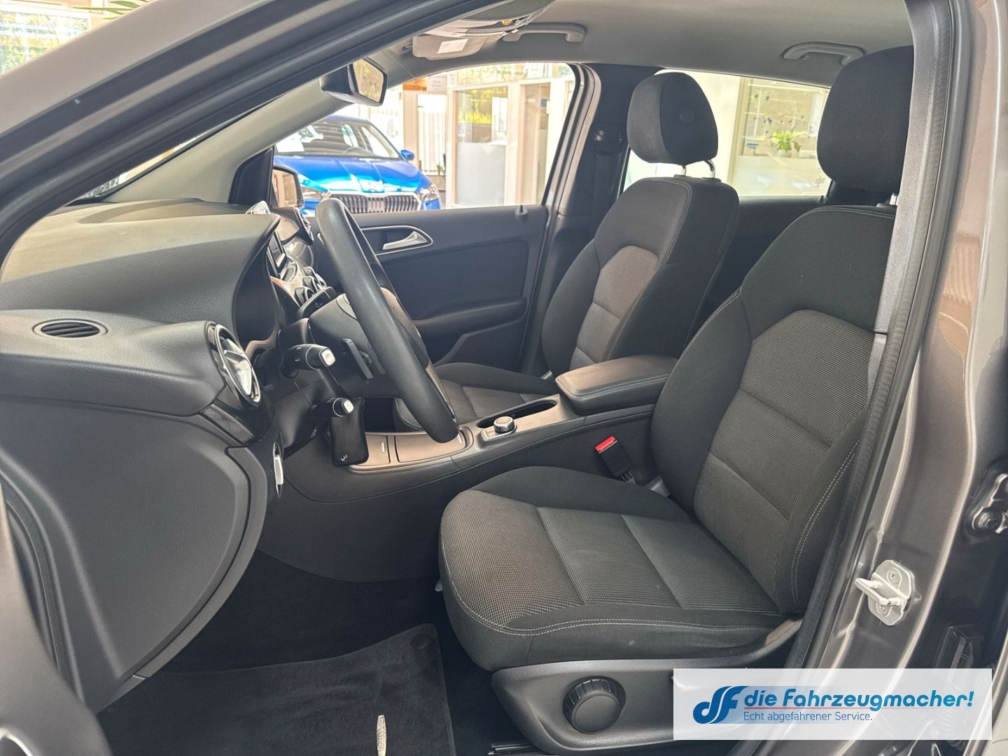 Fahrzeugabbildung Mercedes-Benz B 180 Bi-Xenon SHZ Parklenkass. Rückfahrkam. Not