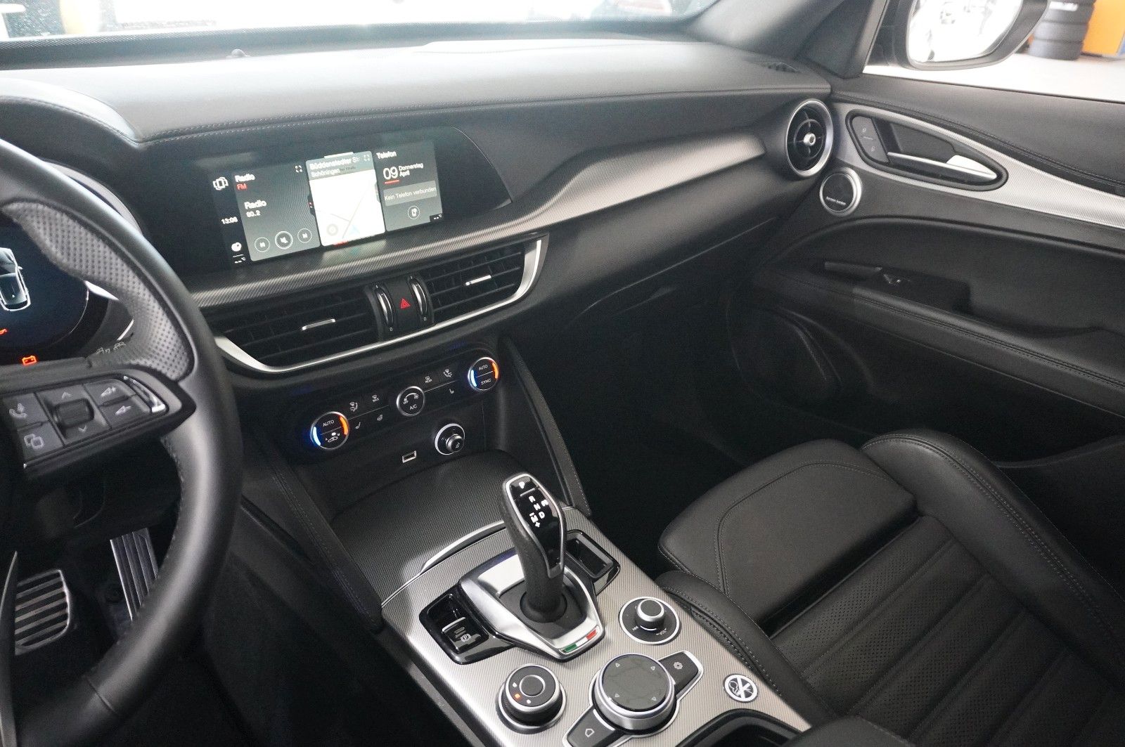 Fahrzeugabbildung Alfa Romeo Stelvio 2.2D VELOCE Q4 NAVI/LED/KAMERA/MATRIX/SH