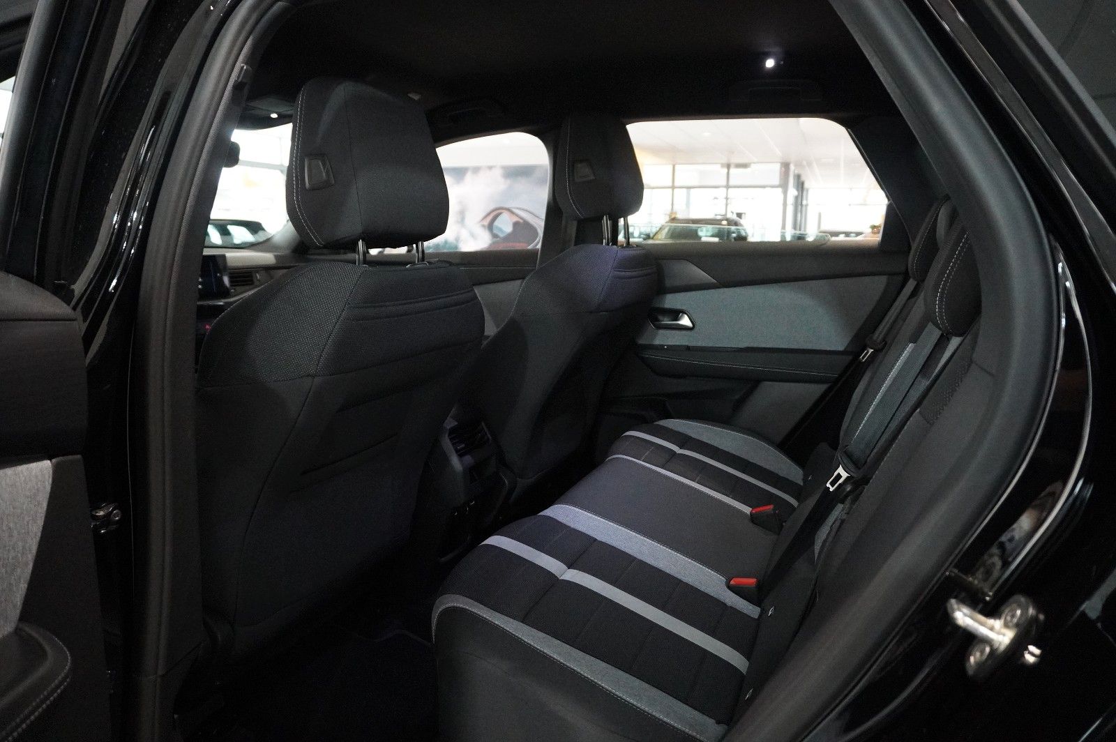 Fahrzeugabbildung Opel Grandland 1.2 48V HYBRID NAVI/LED/KAMERA/DAB+