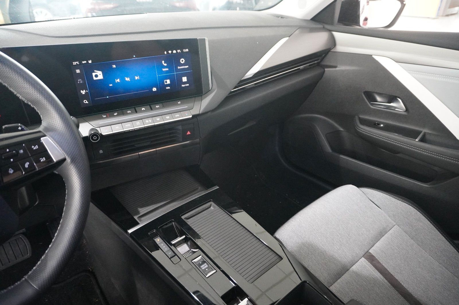 Fahrzeugabbildung Opel Astra L ST 1.5D ELEGANCE NAVI/LED/KAMERA/SHZ/DAB