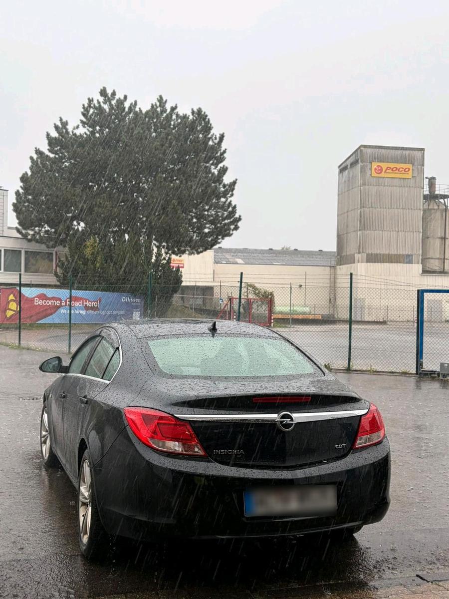 Opel Insignia 2012 — engine 131 HP (96kW)